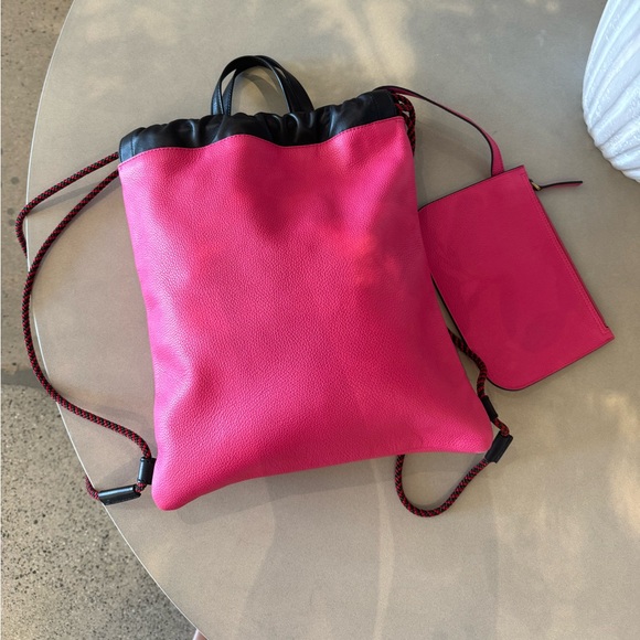 Gucci Pink Leather Printed Drawstring Backpack Bag - Picture 3 of 9